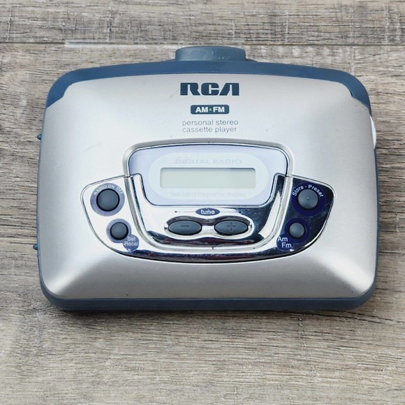 RCA AM/FM Stereo Cassette Player Digital Tuning RP-1876A for PARTS OR REPAIR - Picture 1 of 6